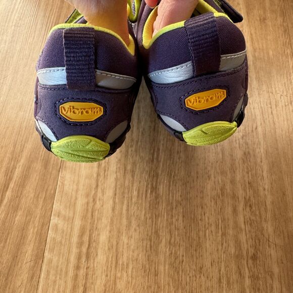 Vibram FiveFingers Shoes V-Train Purple Barefoot Gropcore 17W6606 Women sz 6.5-7 - Picture 4 of 10